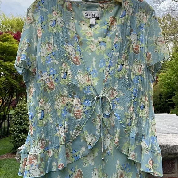 Sheri Martin Two-Piece Floral Print Maxi Dress and Tie Front Jacket - 20W - Picture 2 of 8